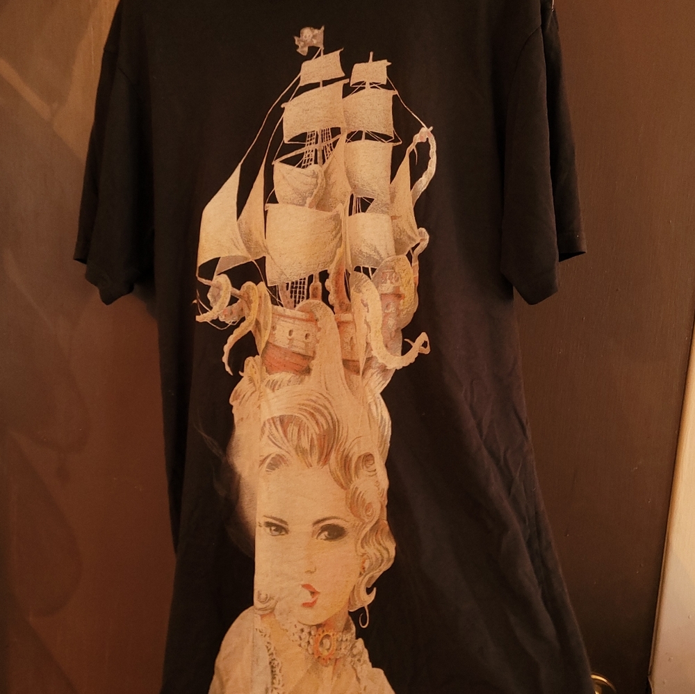 Graphic T